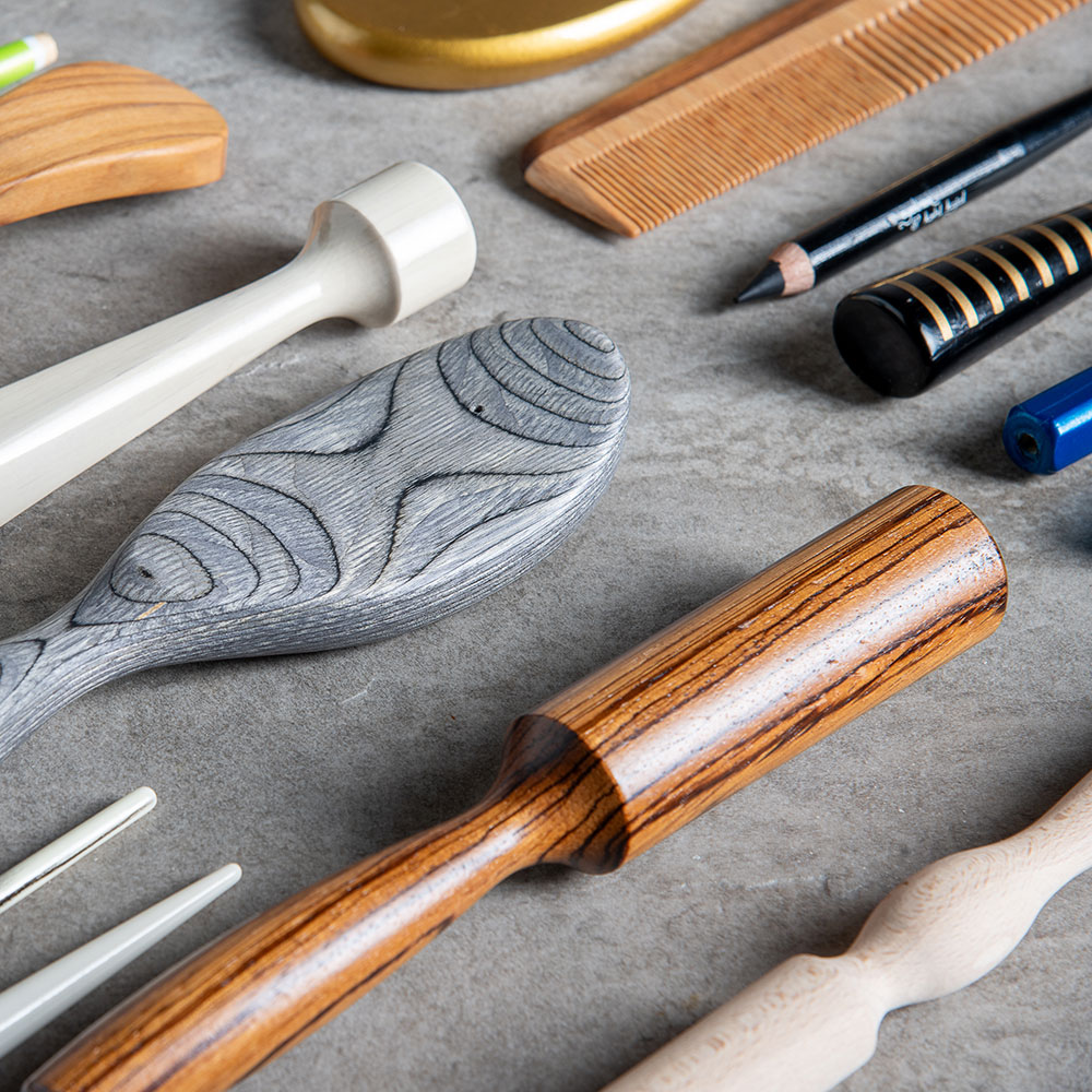 Minelli provides premium wooden solutions for beauty, personal care, and fine arts combining elegance and functionality. Contact us today - 2
