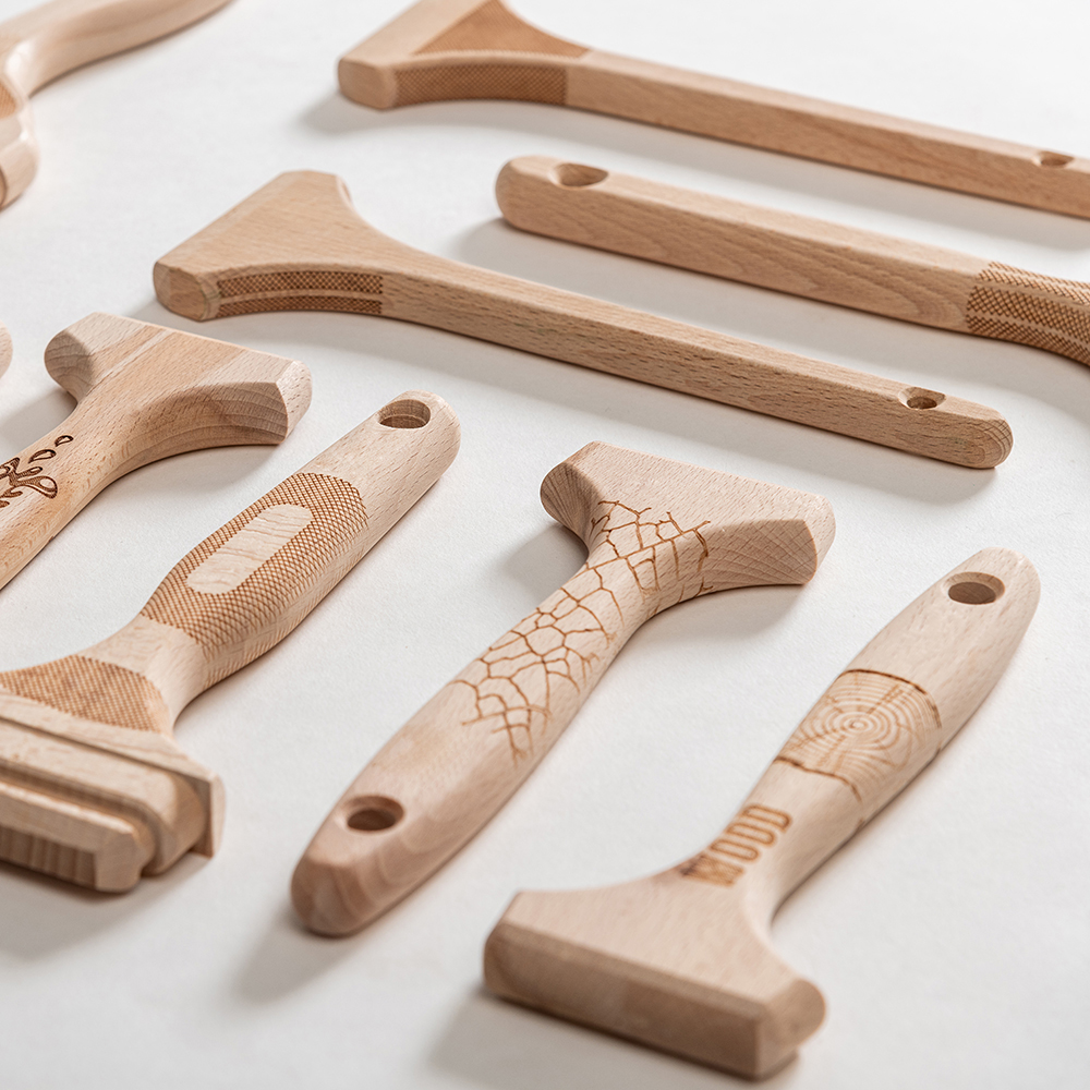 Minelli offers durable and stylish wooden tools for Hardware, Construction & DIY. Paintbrush handles and components for all applications. - 2