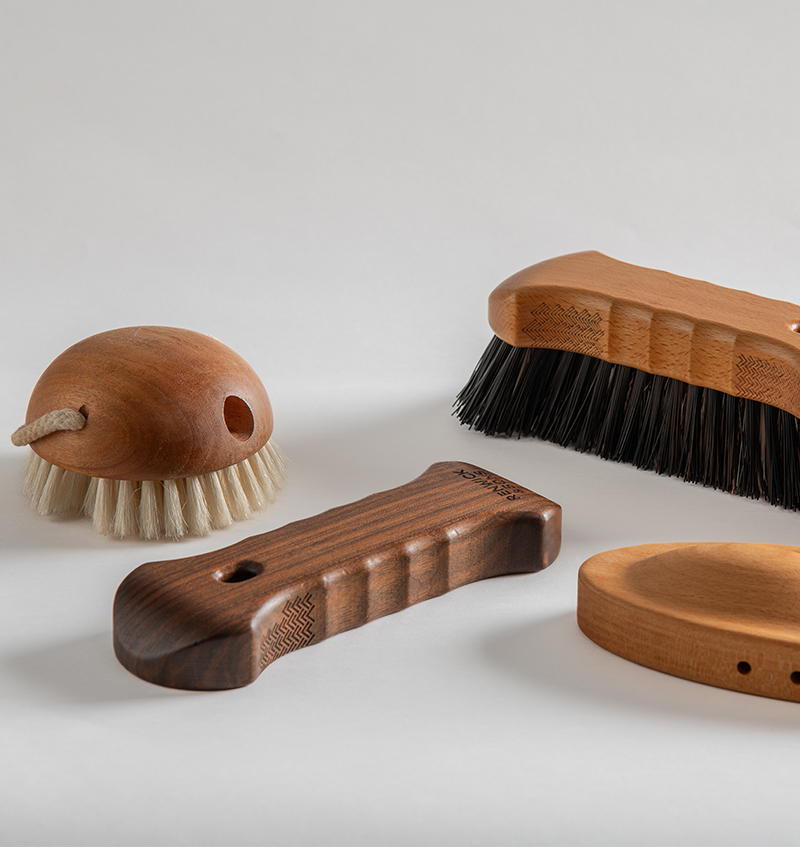 Minelli Group designs and manufactures premium solid wood components for pet grooming tools. Get in touch to know more