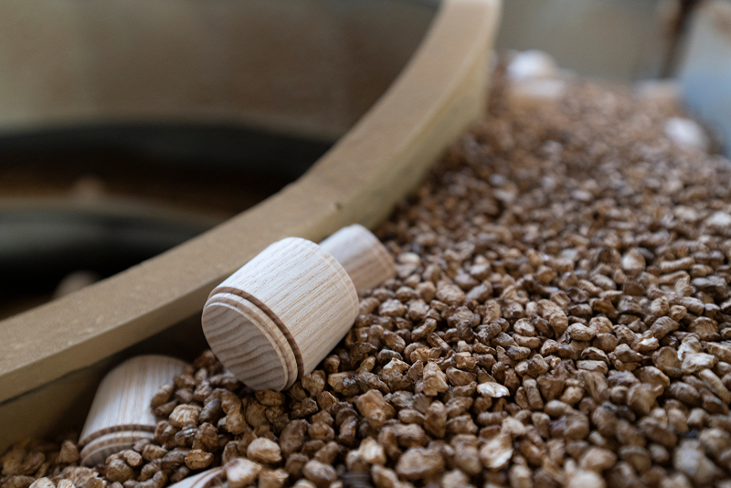 Discover unique finishing options for your wooden products. From traditional styles to the most innovative flairs. Contact us for more info