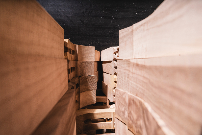 Discover unique finishing options for your wooden products. From traditional styles to the most innovative flairs. Contact us for more info
