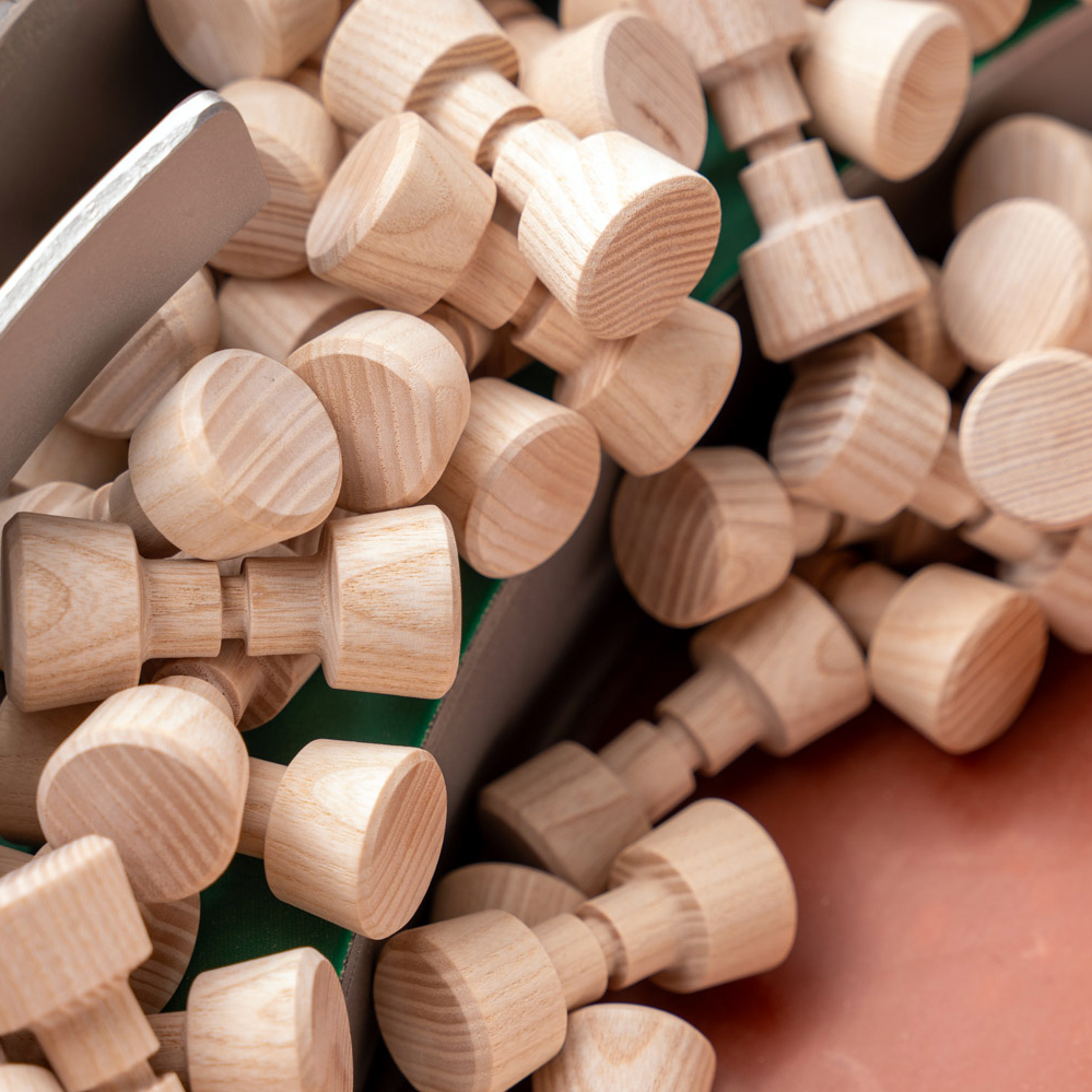 Minelli offers durable and sustainable wooden components, designed for a variety of industries and applications. Discover more about our solutions! - 1